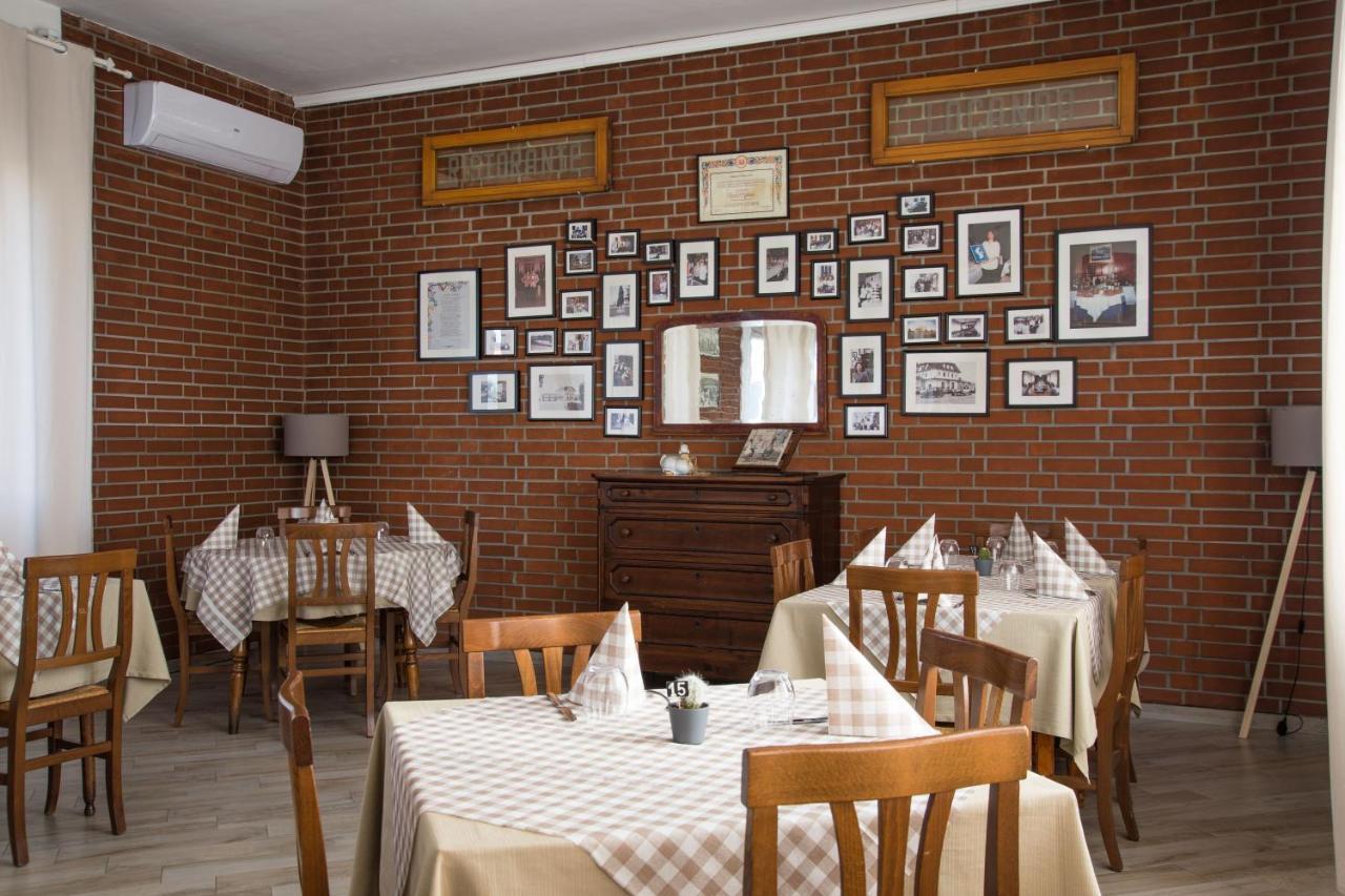 Locanda La Castellana Castello d'Agogna Buitenkant foto